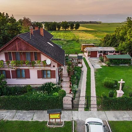 Gemenc Vendeghaz Hotell Hercegszanto Eksteriør bilde